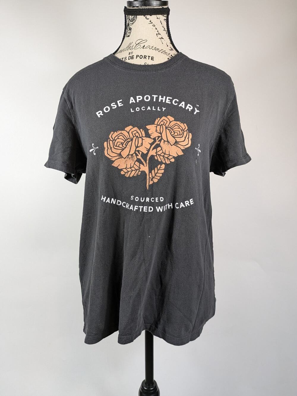Schitts Creek Womens L T-Shirt Top Rose Apothecary Graphic Short Sleeve Crewneck